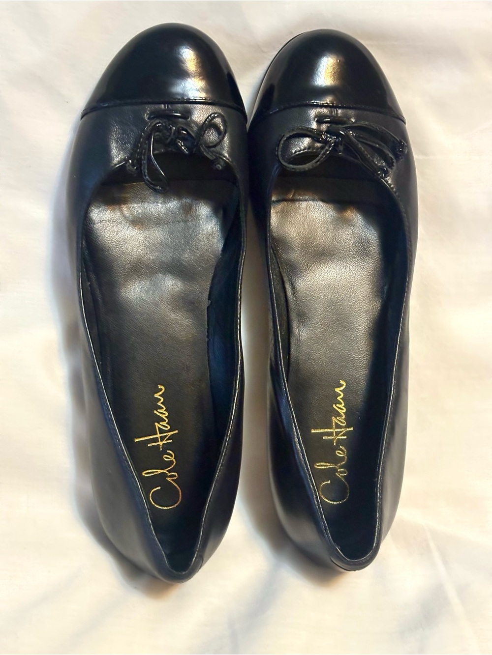 Practically New Cole Haan 2-Tone Black Leather Ballet Flats -Size 6.5